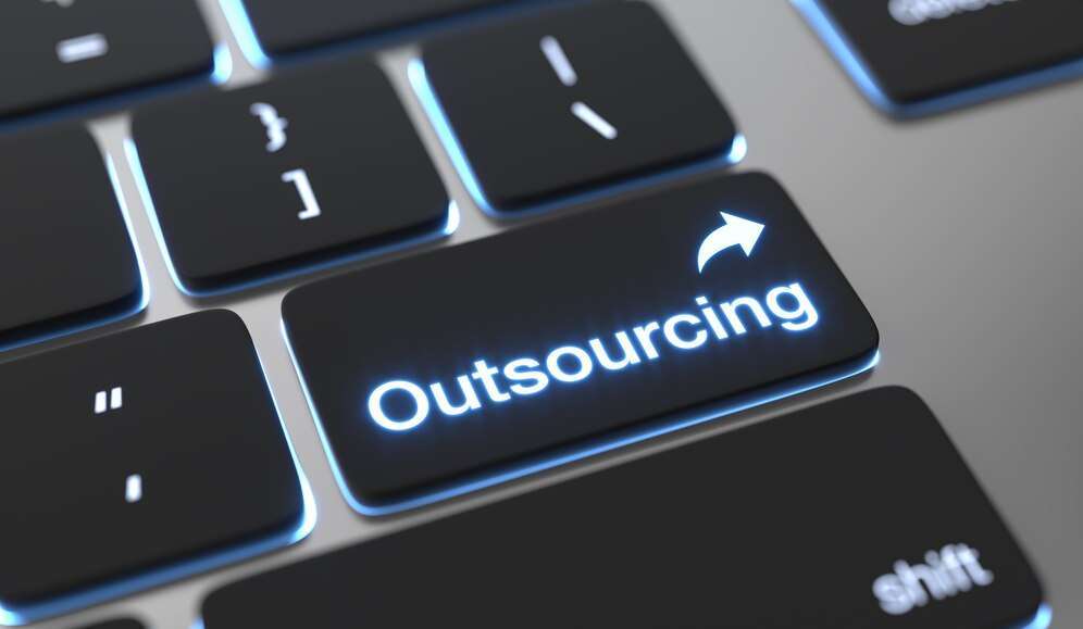 what are the advantages of outsourcing